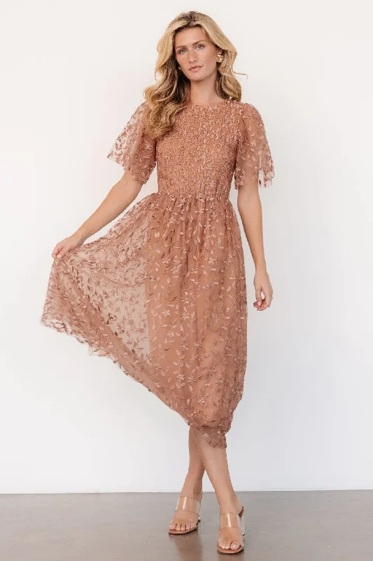 Minimal Style Kendra Embroidered Dress | Nude Rose